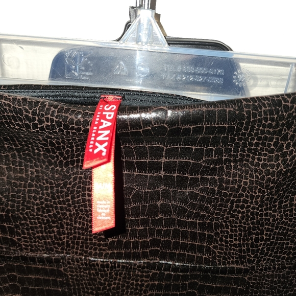 SPANX and NOVA pleather leggings - Picture 4 of 4